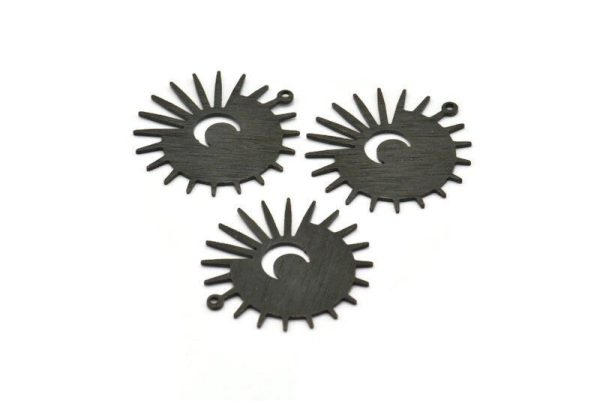 Black Sun Charm, 4 Textured Oxidized Black Brass Sun And Crescent Charms With 1 Loop, Findings (29x28x0.80mm) M02008 For Discount - Image 3